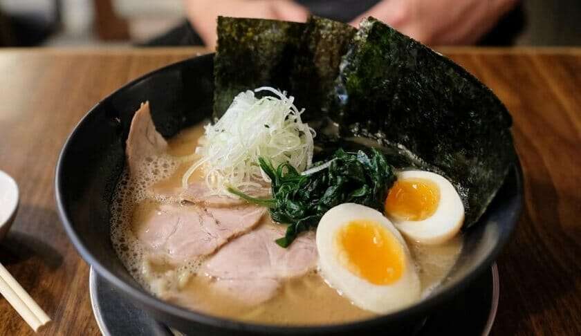 10 ร้านราเมนที่ดีที่สุดในกรุงเทพ อร่อยเข้มข้นจนต้องไปซ้ำ ๆ 6 ราเมนอร่อย