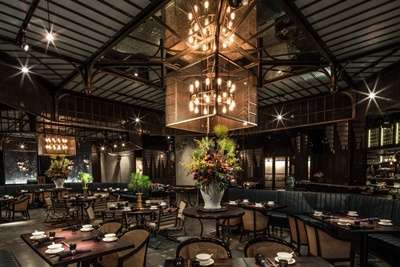 100 อันดับสถานที่ท่องเที่ยวยอดนิยมในฮ่องกง 69 ไปทานข้าวหมูแดงที่ร้าน Mott 32 ฮ่องกง