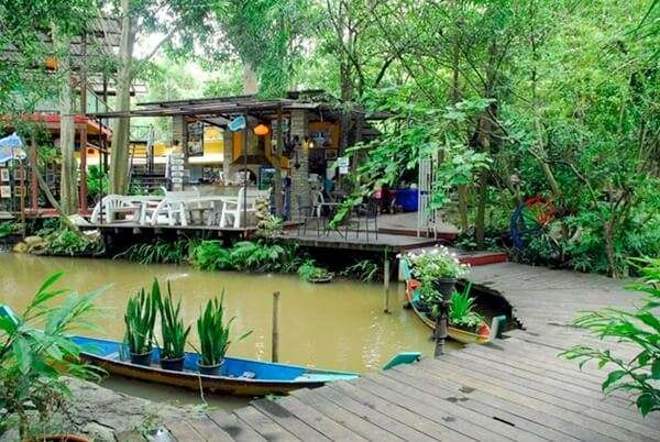 100 อันดับสถานที่ท่องเที่ยวยอดนิยมในเขาใหญ่ 64 ตลาดน้ำกลางดง
