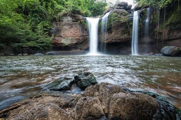 100 อันดับสถานที่ท่องเที่ยวยอดนิยมในเขาใหญ่ 63 น้ำตกกองแก้ว