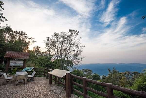 100 อันดับสถานที่ท่องเที่ยวยอดนิยมในเขาใหญ่ 77 น้ำตกเหวไทร